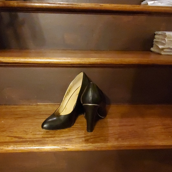 Shoes - Picture 2 of 3